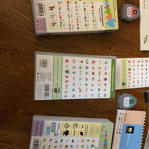 3 Cricut cartridges UNLINKED! Animal kingdom, give a hoot, hoot n hollerin cut - Picture 5 of 5